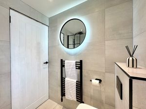 Photo 14- click for photo gallery